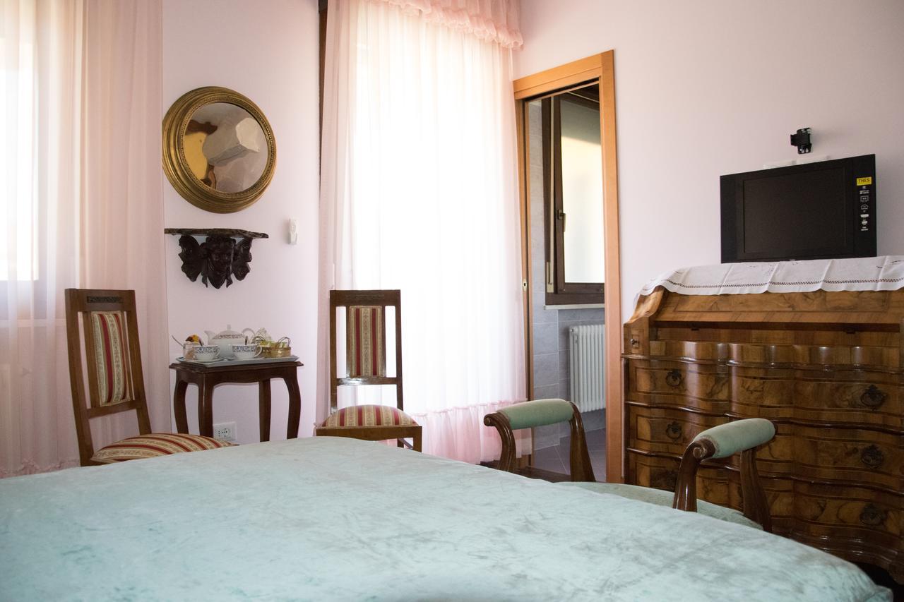 B&B Il Glicine Fiorito Lido di Venezia Exterior photo