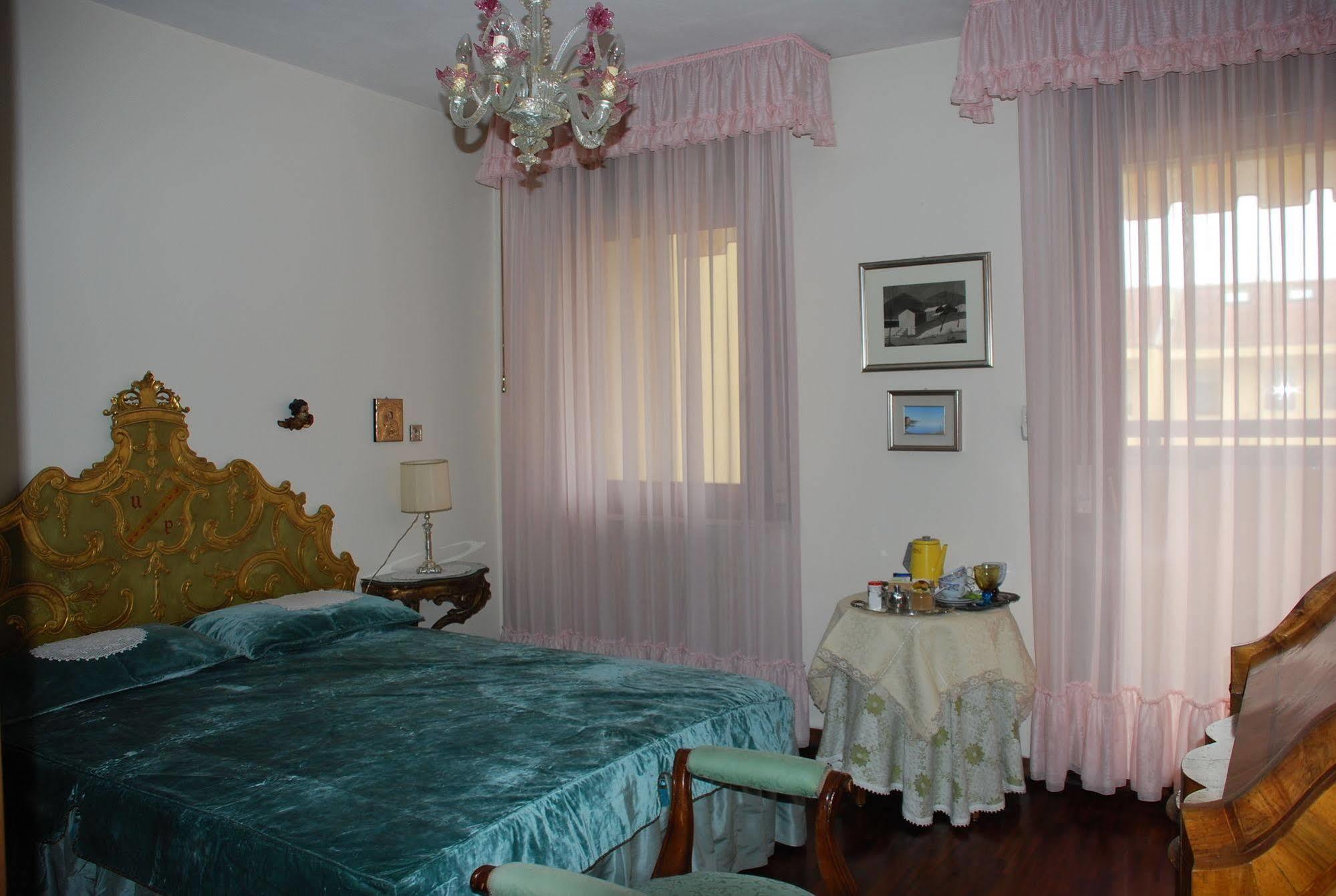 B&B Il Glicine Fiorito Lido di Venezia Exterior photo