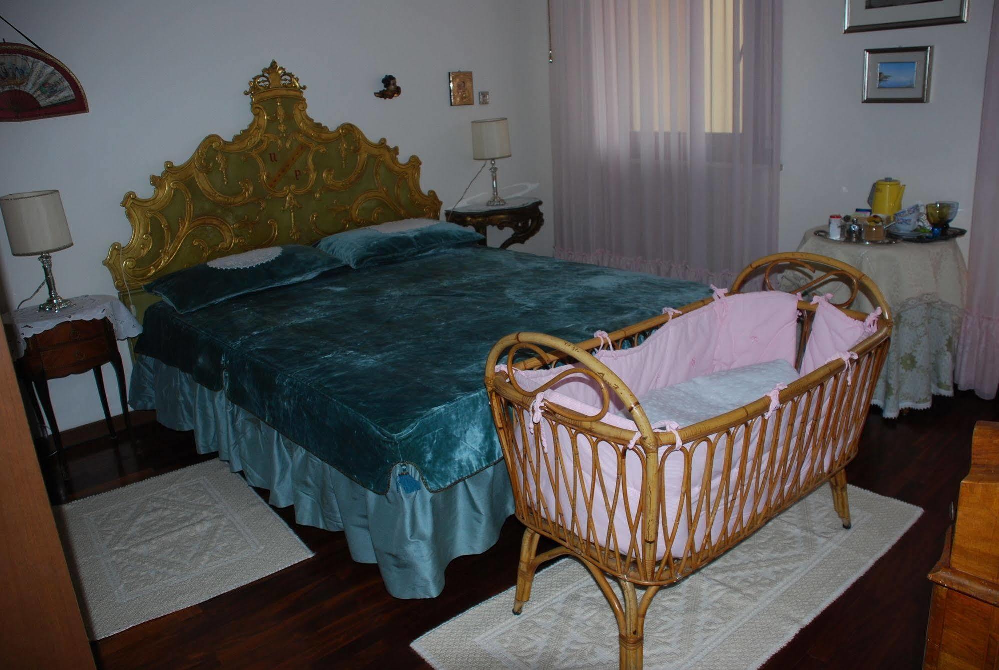 B&B Il Glicine Fiorito Lido di Venezia Exterior photo